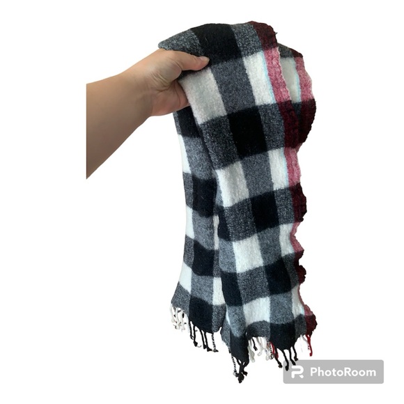 TNA 100% Wool Scarf in Plaid Print - Picture 10 of 14